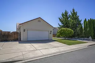6770 Dorchester Dr, Sparks, NV 89436 - Photo 3
