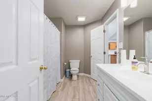 6682 Dorchester Dr, Sparks, NV 89436 - Photo 17