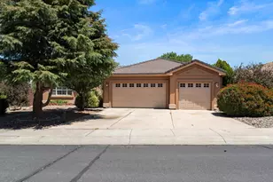 762 Divot Dr, Fernley, NV 89408 - Photo 1