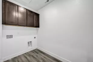 142 Radiant Dr, Carson City, NV 89705 - Photo 9