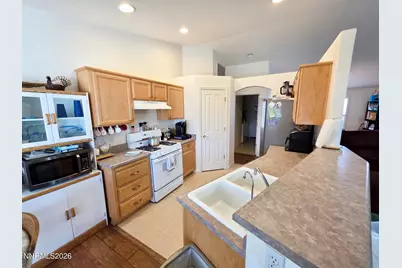 652 Jennys Lane, Fernley, NV 89408 - Photo 11