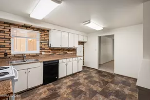 3108 Baker Dr, Carson City, NV 89701 - Photo 9