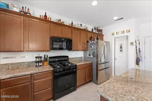 10996 Bloomsburg Dr, Reno, NV 89506 - Photo 9