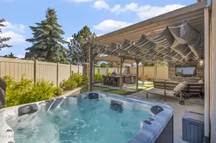 2190 Overland Park Dr, Reno, NV 89521 - Photo 33