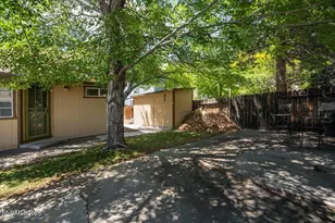 2030 Woodhaven Ln, Sparks, NV 89434 - Photo 29