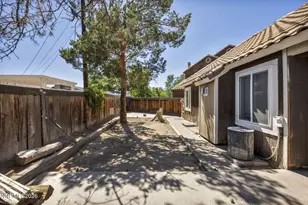 1915 Merchant St, Sparks, NV 89431 - Photo 31