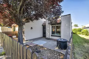 1008 Baywood Dr, Sparks, NV 89434 - Photo 3