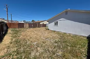 190 S West St, Fernley, NV 89408 - Photo 21