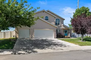 1358 White Bluffs Cir, Fernley, NV 89408 - Photo 3