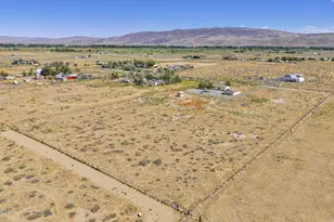 2290 E Cougar St, Silver Springs, NV 89429 - Photo 25