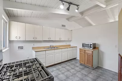 1013 Greenbrae Drive, Sparks, NV 89431 - Photo 9