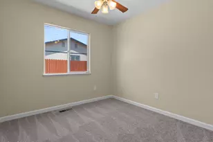 18327 Vineyard Ct, Reno, NV 89508 - Photo 15