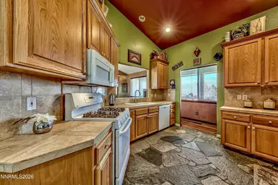 2827 Wade Street, Minden, NV 89423 - Photo 5