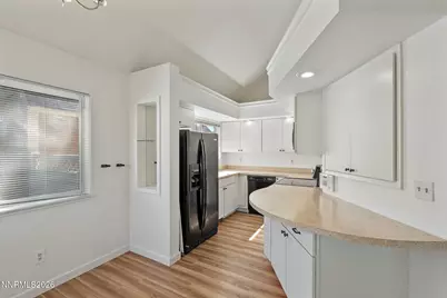 2575 Garfield Drive, Sparks, NV 89431 - Photo 11