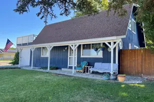 230 N Mountain View St, Yerington, NV 89447 - Photo 5