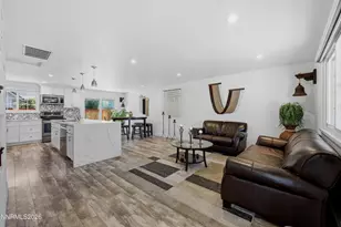 810 Autumn Hills Dr, Reno, NV 89511 - Photo 5