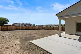 2635 Emerson Cir, Fernley, NV 89408 - Photo 37