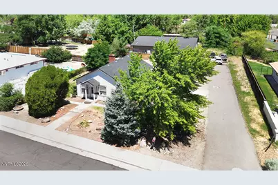 1295 Feather Way, Reno, NV 89509 - Photo 5