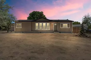 3885 Toucan Ct, Reno, NV 89508 - Photo 1