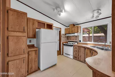 230 E Gepford Parkway, Sun Valley, NV 89433 - Photo 15