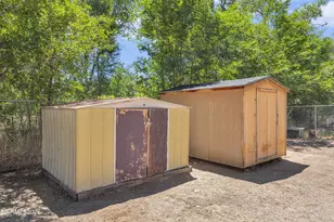 230 E Gepford Pkwy, Sun Valley, NV 89433 - Photo 27