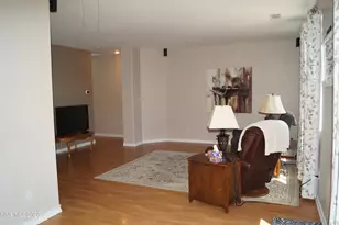 8630 Malibu Dr, Reno, NV 89506 - Photo 13