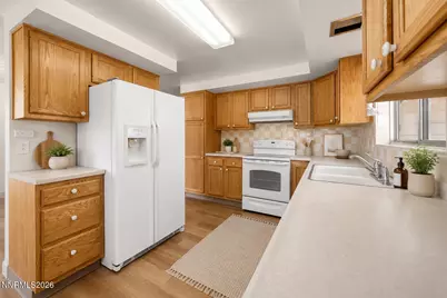 2501 Trentham Way, Reno, NV 89509 - Photo 9