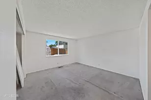 852 E York Wy, Sparks, NV 89434 - Photo 15