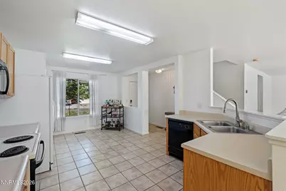 9490 Autumn Leaf Way, Reno, NV 89506 - Photo 9