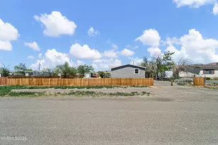 2705 Toiyabe St, Silver Springs, NV 89429 - Photo 5