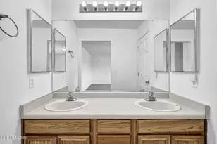 17704 Georgetown Dr, Reno, NV 89508 - Photo 19