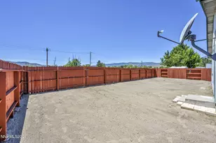 17704 Georgetown Dr, Reno, NV 89508 - Photo 27