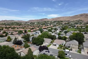 1055 Amico Dr, Sparks, NV 89434 - Photo 19