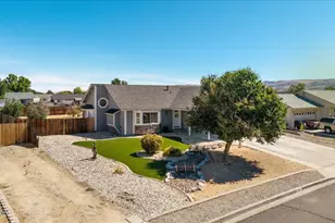 310 Veronica Ave, Sparks, NV 89436 - Photo 3