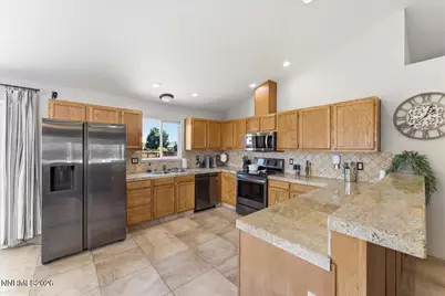 310 Veronica Avenue, Sparks, NV 89436 - Photo 9