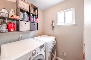 2736 Caballo Dr, Reno, NV 89502 - Photo 17