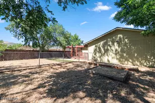 1029 Siskiyou Dr, Carson City, NV 89701 - Photo 13