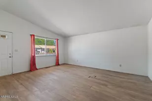 1029 Siskiyou Dr, Carson City, NV 89701 - Photo 3