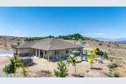 635 Valle Verde Drive, Spanish Springs, NV 89441 - Photo 9