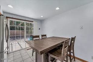1805 Camelback Dr, Sparks, NV 89434 - Photo 11