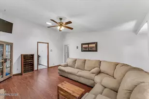 1805 Camelback Dr, Sparks, NV 89434 - Photo 9