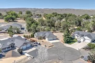 3163 Hannah Calder Ct, Fernley, NV 89408 - Photo 3