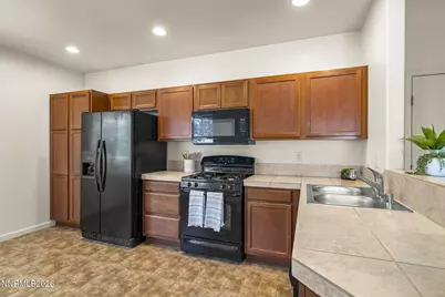 10660 Brittany Park Drive, Reno, NV 89521 - Photo 11