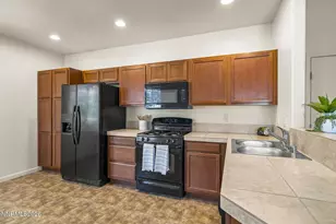 10660 Brittany Park Dr, Reno, NV 89521 - Photo 11