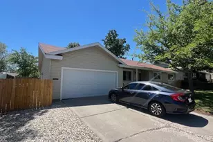 880 Pennsylvania Dr, Reno, NV 89503 - Photo 3