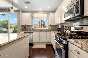 10749 Grayslake Dr, Reno, NV 89521 - Photo 25