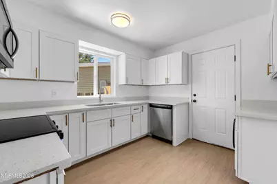 922 Prospect Avenue, Sparks, NV 89431 - Photo 7