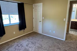 998 Edgecliff Dr, Reno, NV 89523 - Photo 29