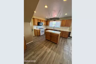998 Edgecliff Drive, Reno, NV 89523 - Photo 9
