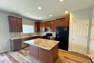 11042 Marymount Dr, Reno, NV 89506 - Photo 5
